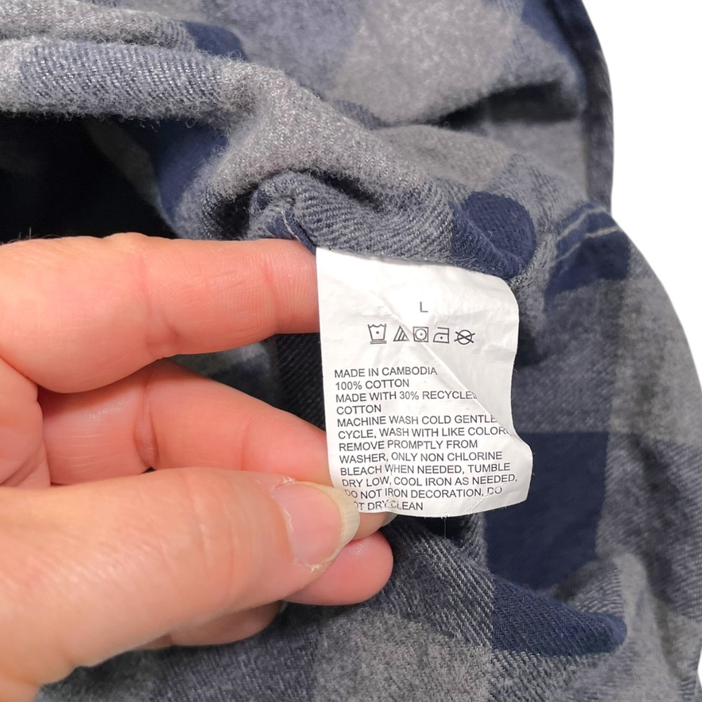 Nautica L Grey Navy Blue Flannel Shirt Buffalo Check Plaid Button Down Preppy - Picture 8 of 9
